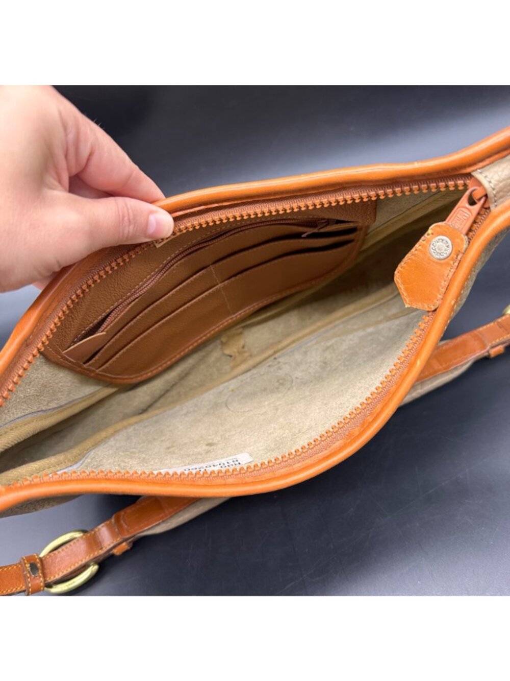 Vintage Dooney & Bourke Purse Crescent Sac Shoulder Bag Taupe Leather 1990s USA - Picture 5 of 16